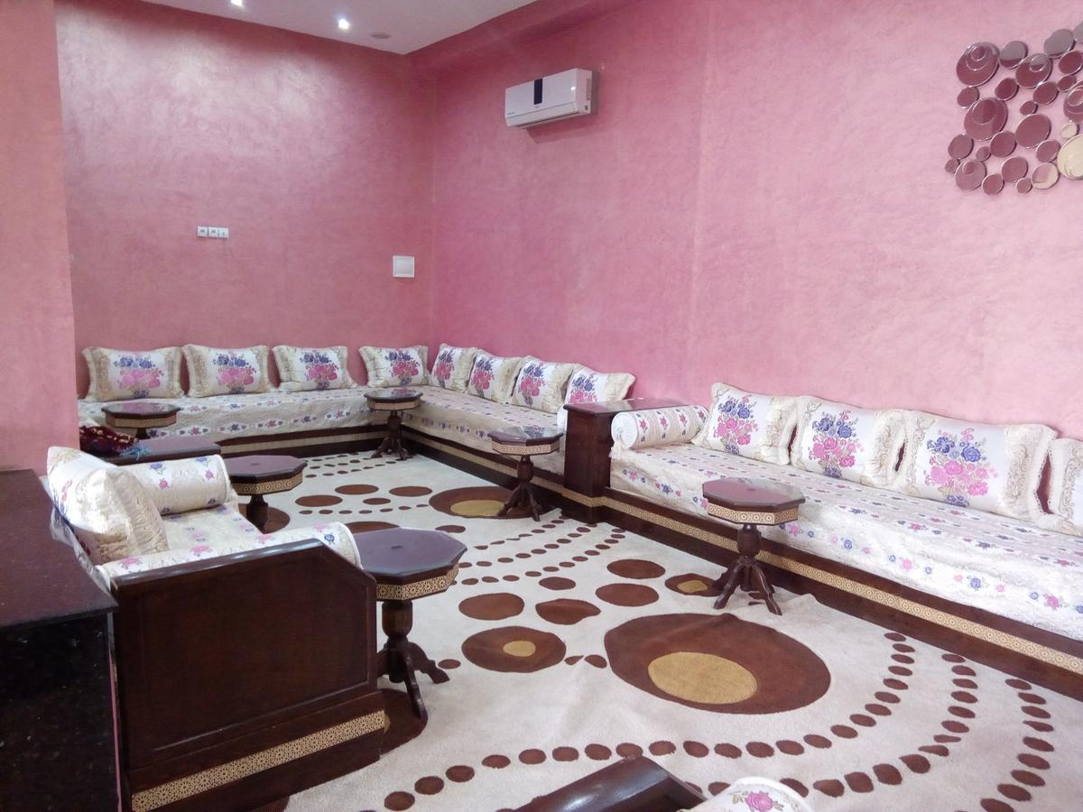 Hotel Cafe Restaurant Assaka 티즈니트 외부 사진